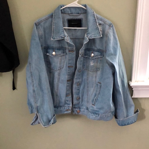 Jean jacket - Picture 1 of 1